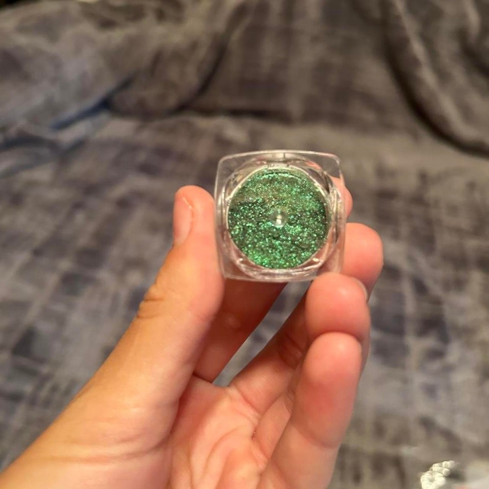 eyeshadow - Picture 4 of 5